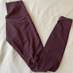 Lululemon wunder under 28” size 4
